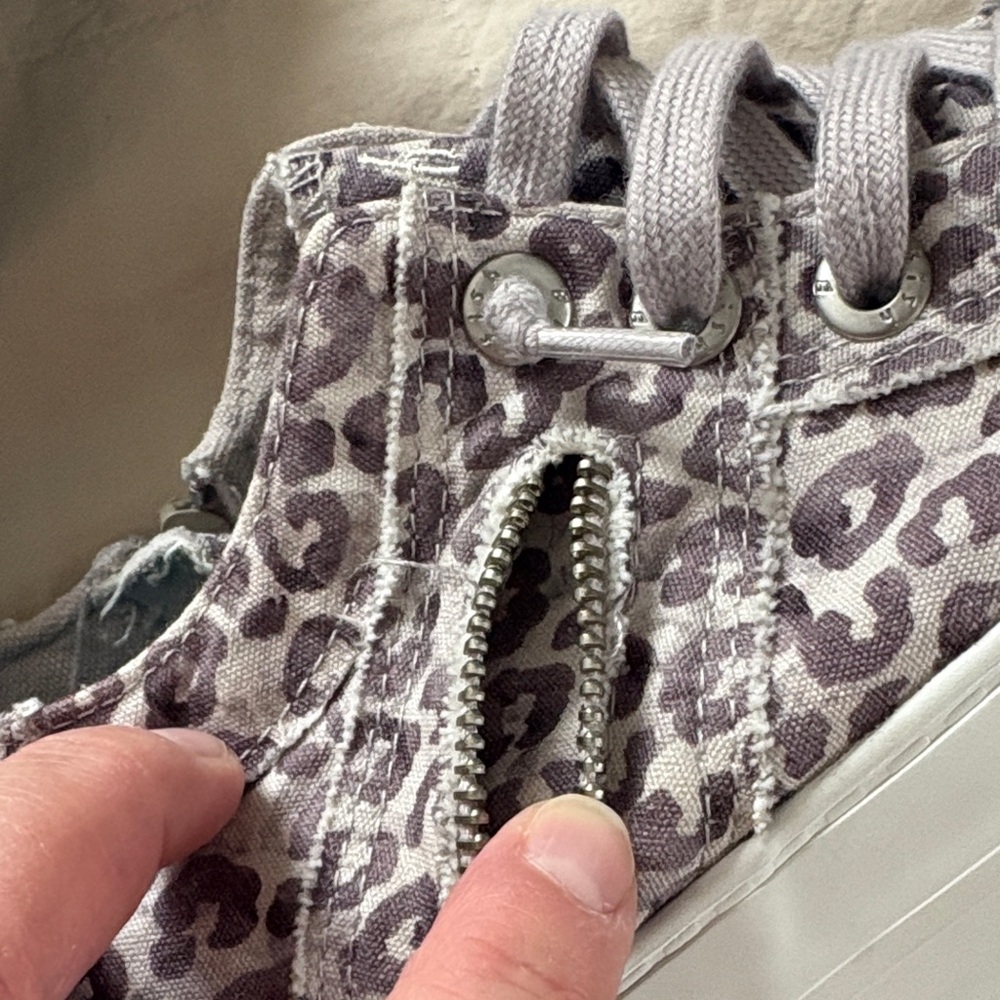 Blowfish Malibu Leopard Print Women's 7.5 Sneakers Flatform Wedge Zip Mid Top - Picture 8 of 11